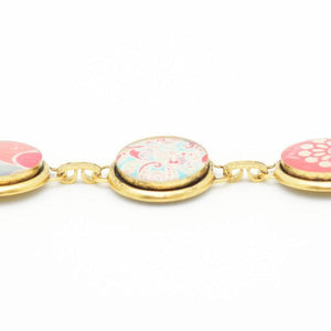 bracelet links up close
