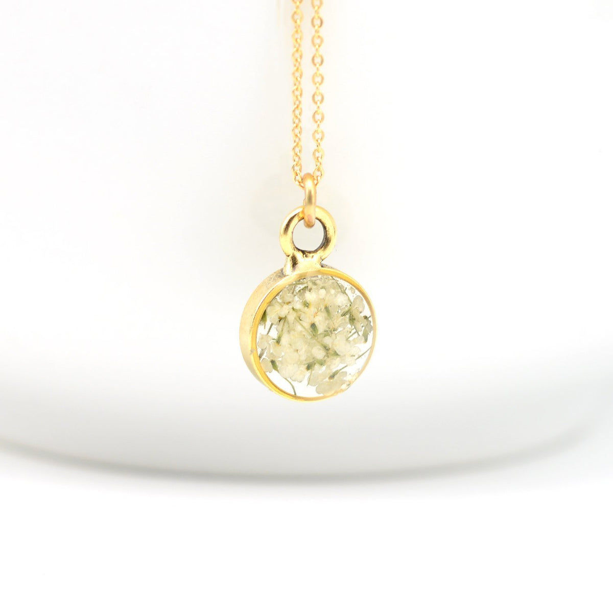 Daint blossoms gold neckalce