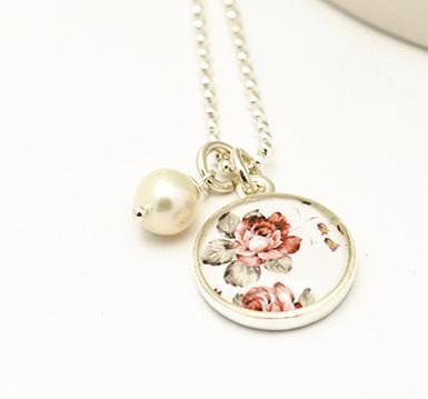 Small Rosey Rose Necklace